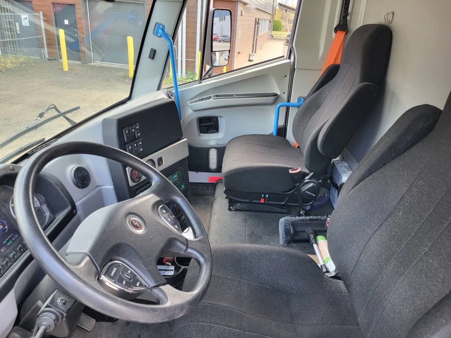 Lion 6 driver cab